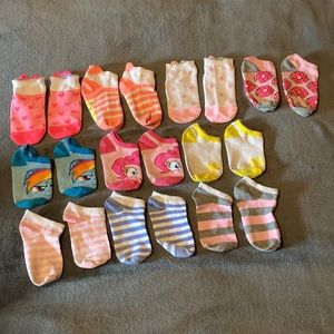 Sketchers, My little pony, & unknown brand Girls 5T-11T Sock Bundle some fading